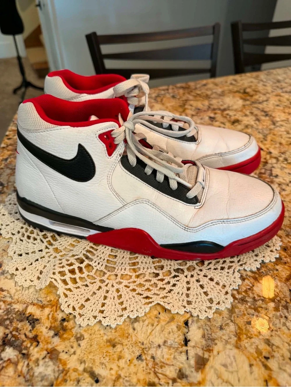 Nike Flight Legacy Men’s 10.5 Mid Top Sneaker White/Red/Black BQ4212-100
